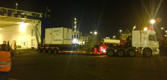 Nocny transport Vegi do portu / Credits: ELV