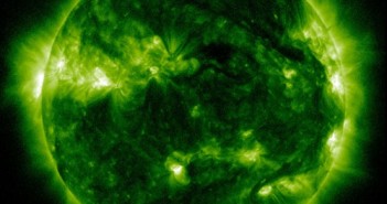 Aktualny wygląd Słońca - 21 października 2011, godzina 11:26 CEST / Credits - NASA, SDO
