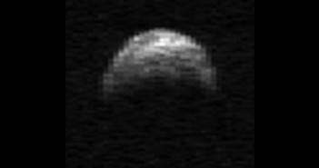 Radarowy obraz 2005 YU55, uzyskany 19 kwietnia 2010 roku / Credits - Arecibo Observatory,Michael Nola