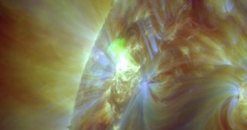 Grupa 1193 - na kilka minut przed rozbłyskiem / Credits - NASA, SDO