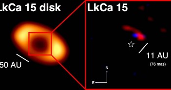 Po lewej: dysk protoplanetarny wokół LkCa 15. Dziura w środku ma średnicę 55 jednostek astronomicznych. Po prawej: na niebiesko widoczne jest promieniowanie o długości 2,2 mikrona emitowane przez formującą się egzoplanetę. Na czerwono natomiast (3,7 mikrona) gaz i pył opadający na planetę / Credit - Kraus & Ireland 2011