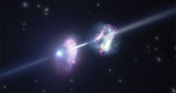 Artystyczna wizja błysku gamma (po lewej) rozświetlającego swoją oraz sąsiednia galaktykę / Credit - ESO/L. Calçada