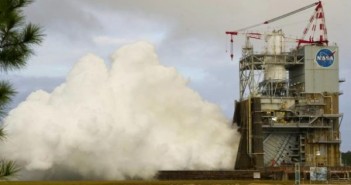 Ostatni test silnika J-2X w 2011 roku, przeprowadzony 14 grudnia / Credits: NASA/SSC