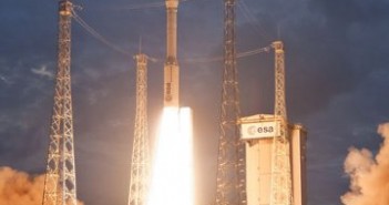 Start rakiety Vega / Credits - ESA, CNES, Arianespace, Photo Optique Video CSG