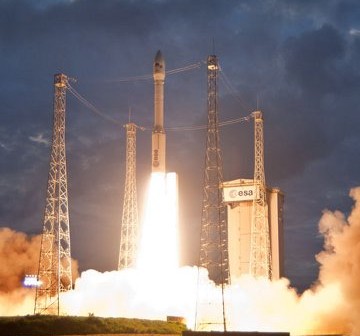 Start rakiety Vega / Credits - ESA, CNES, Arianespace, Photo Optique Video CSG
