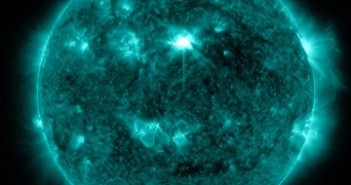 Rozbłysk klasy M1.8 - 15.03.2012 / Credits - SDO, NASA