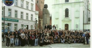 Zdjęcie przedstawia tegorocznych finalistów Ogólnopolskiego Młodzieżowego Seminarium Astronomicznego, warto nadmienić, że oprócz 38. Polskiego, było to jednocześnie 1. Europejskie Seminarium (Polska, Francja, Portugalia, Wileka Brytania, Irlandia), fot. Garard Szukay