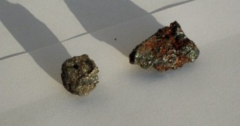 Domniemane meteoryty, które miały spaść w nocy z 27 na 28 kwietnia 2012 / Credits - Policja w Obornikach