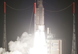 Start Ariane 5 z 16 maja 2012/Credits: Arianspace