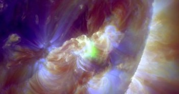 Grupa 1471 w momencie rozbłysku / Credits - NASA, SDO, LMSAL