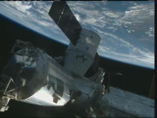 10:09 CEST - chwilę po uwolnieniu Dragona / Credits - NASA TV