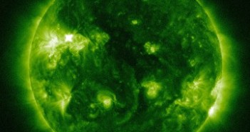 Końcowe fazy rozbłysku klasy M3.3 z 3 czerwca 2012 / Credits - NASA, SDO