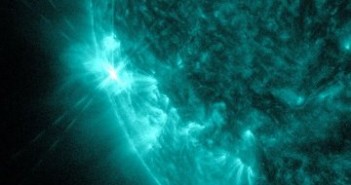 Pierwszy z rozbłysków klasy M z 9 czerwca 2012 / Credits - NASA, SDO