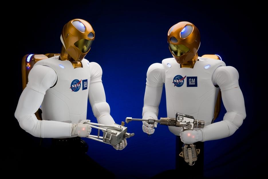 Robonaut-2 – robot do prac w przestrzeni kosmicznej stworzony wspólnie przez NASA i General Motors. 