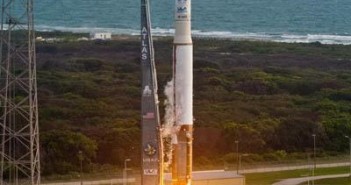 Startująca rakieta Atlas 5 z satelitą wywiadowczym NROL-38 / Credits: Pat Corkery/ULA