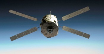 ATV zbliżający się do stacji ISS/Credits: ESA