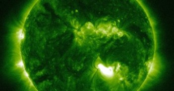 Sześć minut po fazie maksymalnej rozbłyski klasy M5.3 z 4 lipca 2012 / Credits - NASA, SDO
