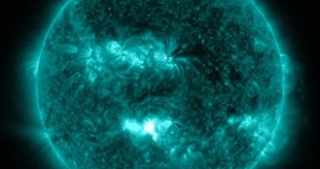 Rozbłysk klasy M5.6 z 2 lipca 2012 / Credits - NASA, SDO