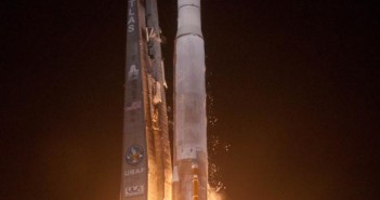 Start rakiety Atlas V z satelitami RBSP / Credits: ULA, Pat Corkery
