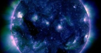 Widok Słońca w dniu 20 sierpnia - widoczne sa jedynie niewielkie obszary aktywne / Credits - NASA, SDO