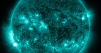 Słońce sześć minut po fazie maksymalnej rozbłysku z 30 sierpnia 2012 / Credits - NASA, SDO