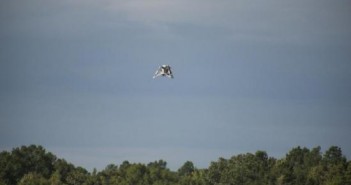 Prototypowy lądownik NASA (Mighty Eagle) w czasie lotu swobodnego / Credits: NASA/MSFC/Fred Deaton