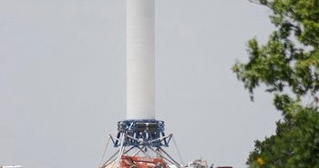 Grasshopper na stanowisku startowym / Credits: SpaceX