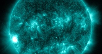 Tuż po rozbłysku klasy M5.0 z grupy 1598 - 22.10.2012 / Credits - NASA, SDO