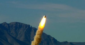 Demonstracja ratunkowego systemu ucieczkowego firmy Blue Origin / Credits: Blue Origin