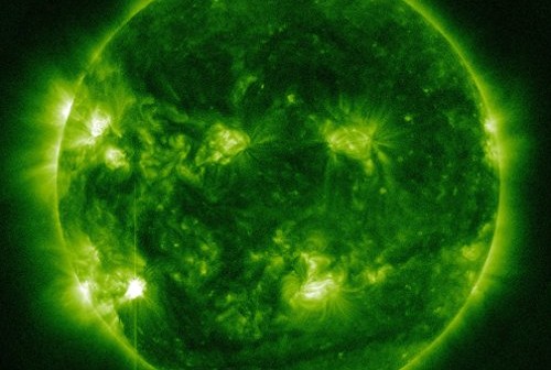 Tuż przed fazą maksymalną rozbłysku klasy M6.0 - 13.11. 2012 / Credits - NASA, SDO