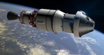 Wizja artystyczna statku Orion oraz górnego stopnia rakiety nośnej w czasie misji EFT-1 w 2014 roku / Credits: NASA