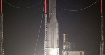 Start rakiety Ariane 5 - 19.12.2012 / Credits - ESA, CNES, Arianespace