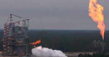 Test silnika J-2X, 27 listopada 2012 roku / Credits: NASA/SSC