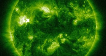 Pięć minut po fazie maksymalnej rozbłysku klasy M1.2 z 11 stycznia 2013 / Credits - NASA, SDO