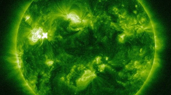 Pięć minut po fazie maksymalnej rozbłysku klasy M1.2 z 11 stycznia 2013 / Credits - NASA, SDO