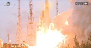 Start rakiety Ariane 5 ECA - 07.02.2013 / Credits - Arianespace