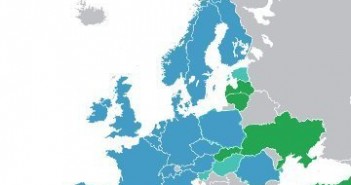 Państwa członkowskie ESA (kolor niebieski) oraz współpracujące (kolor zielony) - stan na 2013 rok / Credits - Wikimedia Commons