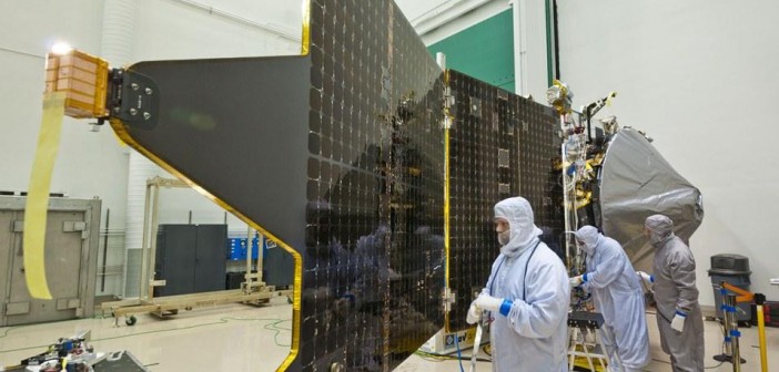 MAVEN z zamontowanymi panelami ogniw słonecznych / Credits: Lockheed Martin