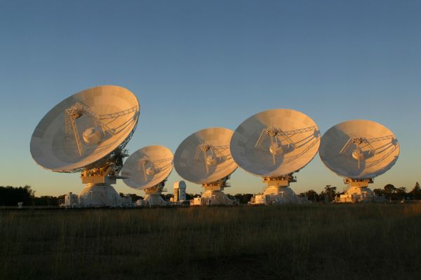 Radioteleskop CSIRO Australia Telescope Compact Array / Credits: David Smyth
