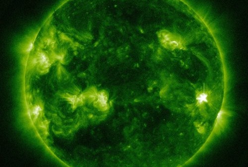 Dziewięć minut po fazie maksymalnej rozbłysku klasy M1.2 - 05.03.2013 / Credits - NASA, SDO