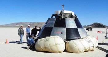 Kapsuła CST-100 na poduszkach powietrznych / Credits: Boeing