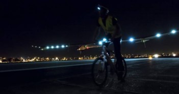 Moment zakończenia pierwszego odcinka przelotu w Phoenix / Credits: Solar Impulse, F. Merz