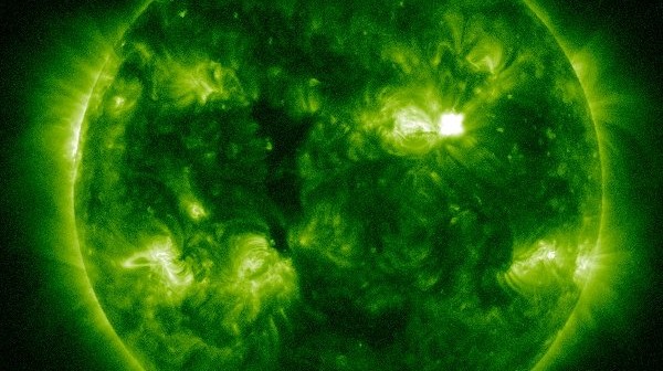 Siedem minut po fazie maksymalnej rozbłysku / Credits - NASA, SDO