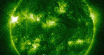 Tuż po fazie maksymalnej rozbłysku opisywanego w artykule - 15.05.2013 / Credits - NASA, SDO