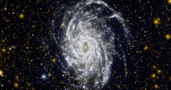Zdjęcie galaktyki NGC 6744 - bliźniaczo podobnej do naszej Drogi Mlecznej / Credits: NASA/JPL-Caltech