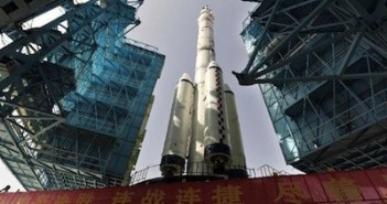 Shenzhou-10 na wyrzutni / Credits - Xihua