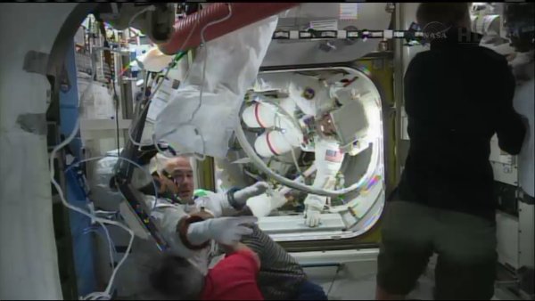 Luca Parmitano już wewnątrz ISS / Credits - NASA TV Luca Parmitano już wewnątrz ISS / Credits - NASA TV