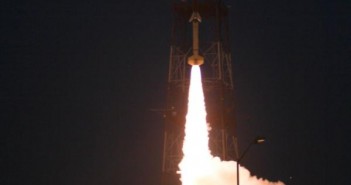 Zdjęcie przedstawiające start rakiety Terrier-Improved Malemute z ładunkiem RockSat-X / Credits: NASA/Chris Perry