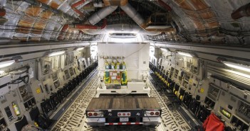 DMSP Block 5D-3 F19 w ładowni C-17 / Credits: USAF