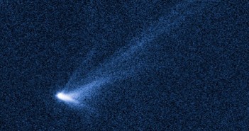 P/2013 P5 okiem teleskopu Hubble / Credits - NASA/ESA/STSCI
